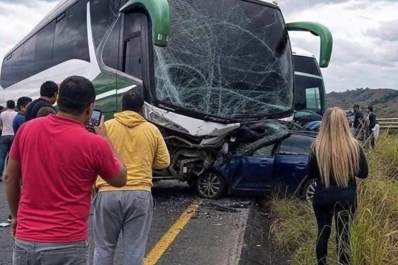 Trágico accidente entre un autobús y un automóvil deja seis personas fallecidas y varios heridos